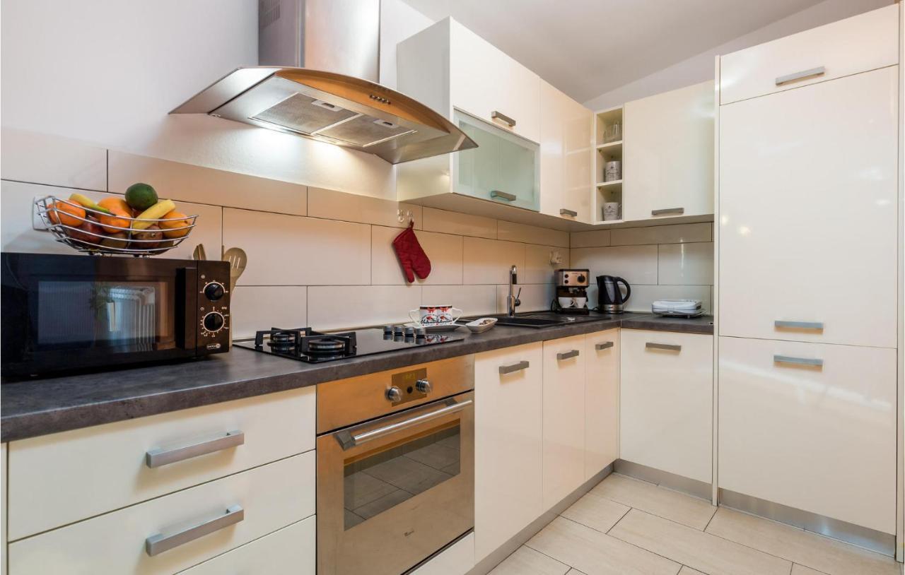 Gorgeous Apartment In Rijeka With Kitchen Exterior foto