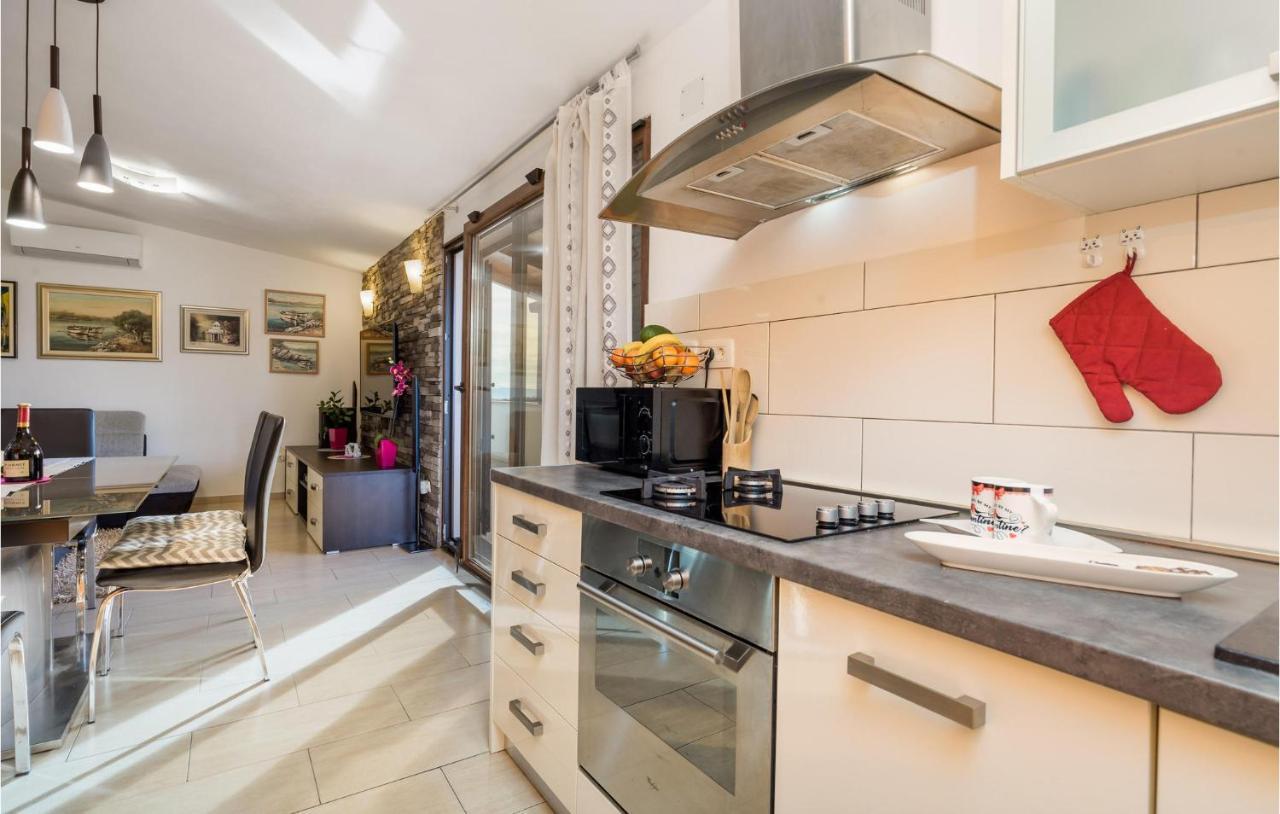 Gorgeous Apartment In Rijeka With Kitchen Exterior foto
